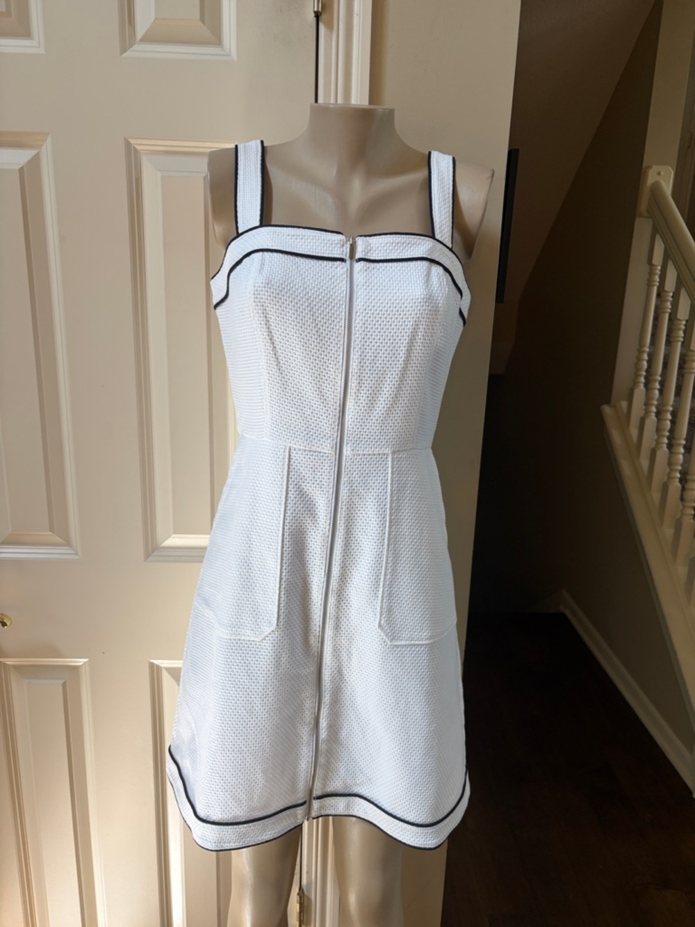 NWT Ann Taylor White textured Mini Dress with Black Trim, 6